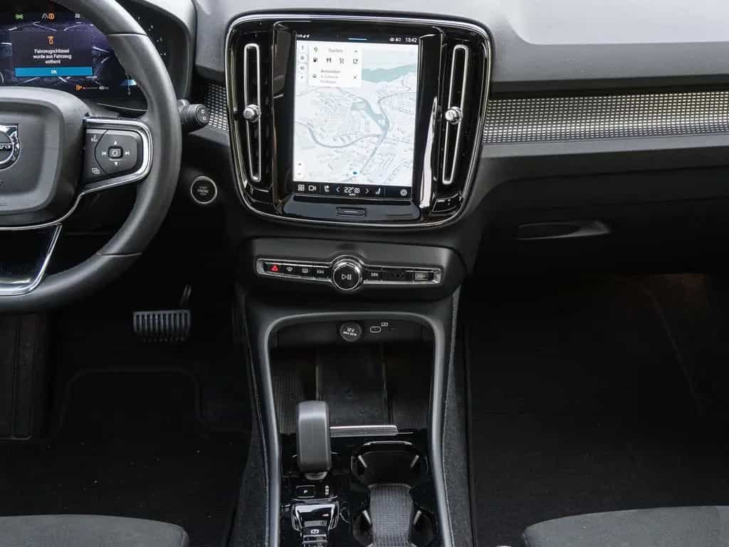Volvo XC40 Ultimate Dark 2WD AHK Digitales Cockpit Mem 01/2023-photo-10