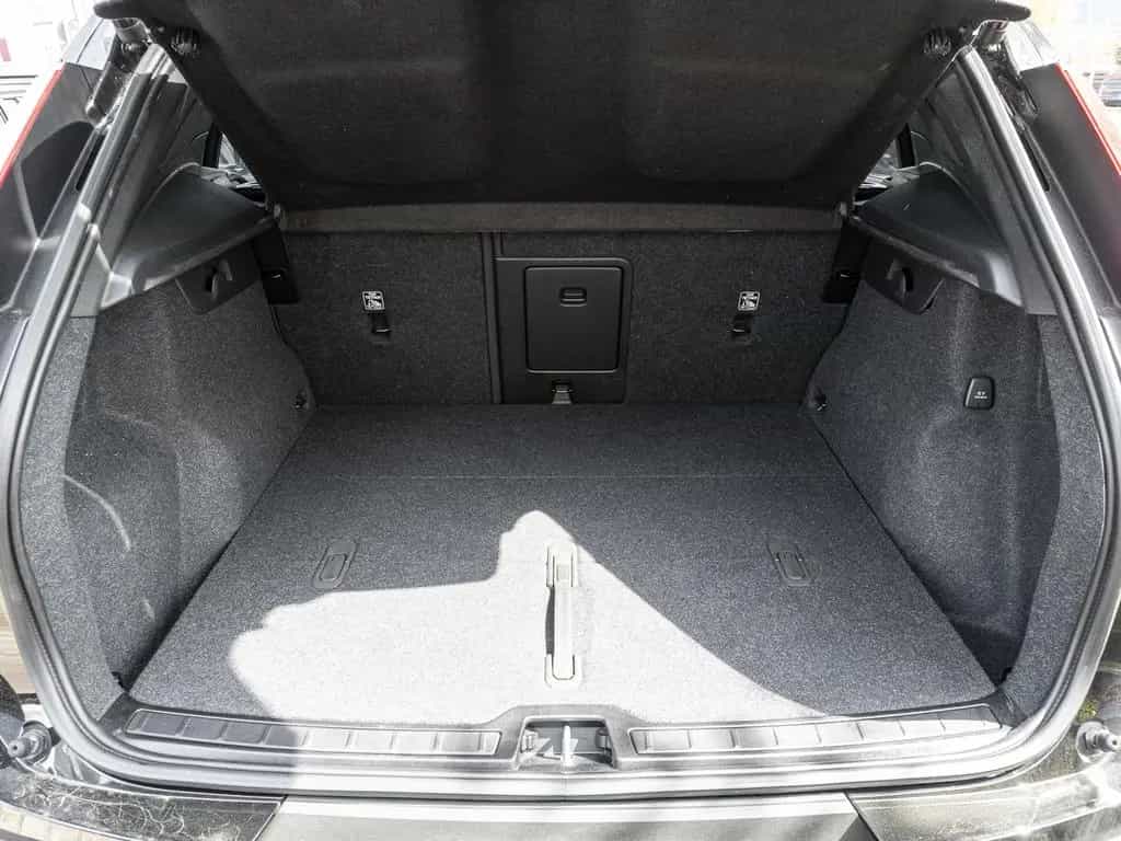 Volvo XC40 Ultimate Dark 2WD AHK Digitales Cockpit Mem 01/2023-photo-16