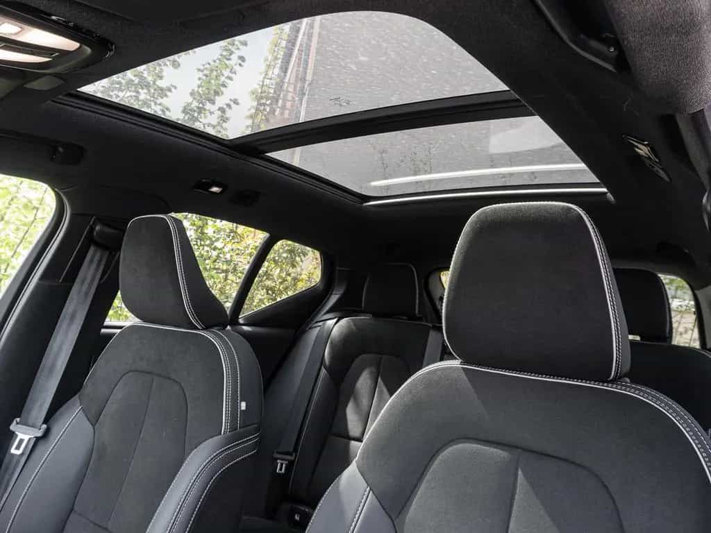 Volvo XC40 Ultimate Dark 2WD AHK Digitales Cockpit Mem 01/2023-photo-5