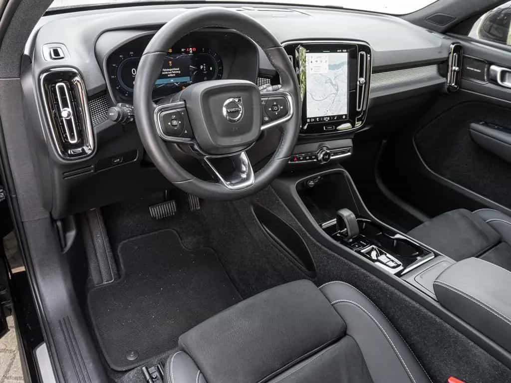 Volvo XC40 Ultimate Dark 2WD AHK Digitales Cockpit Mem 01/2023-photo-7
