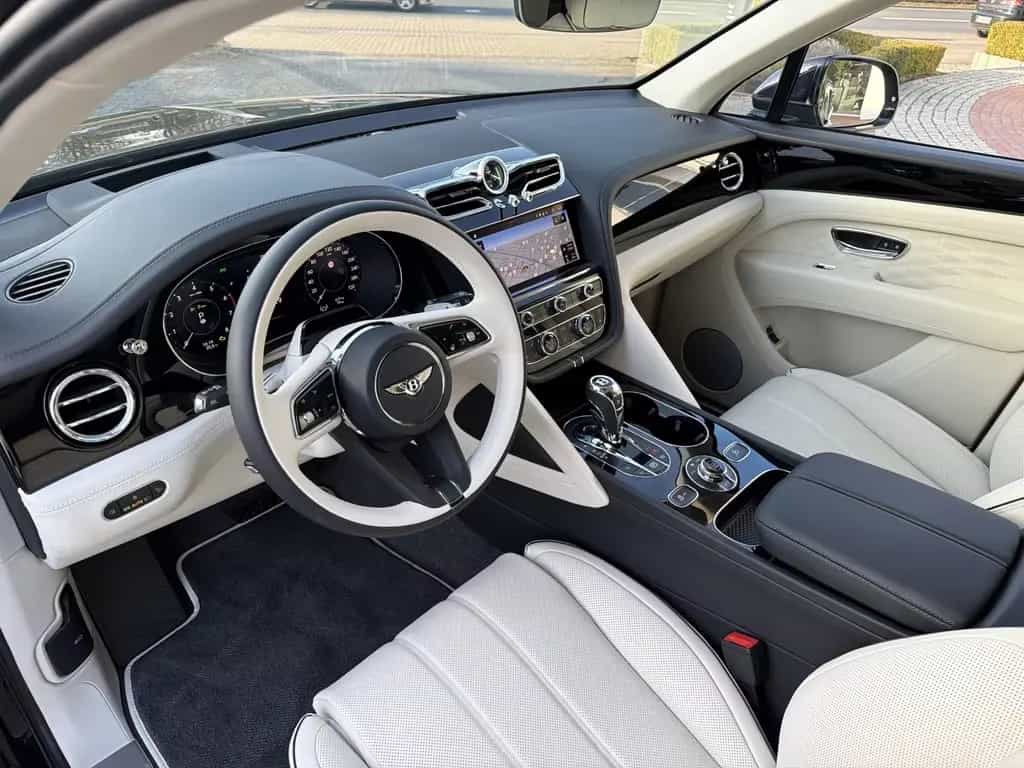Bentley Bentayga EWB V8 Atelier *Touring*AHZV*RSE* null-photo-15