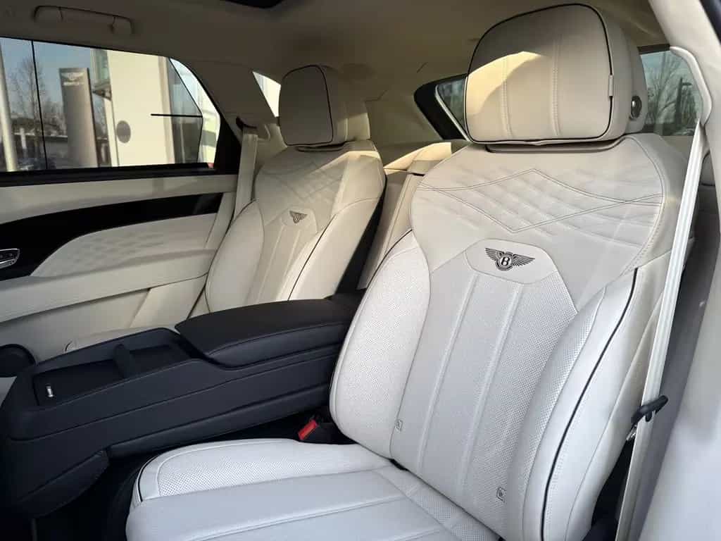 Bentley Bentayga EWB V8 Atelier *Touring*AHZV*RSE* null-photo-17