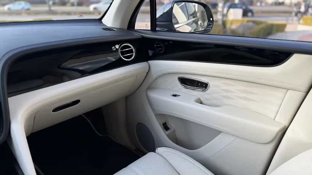 Bentley Bentayga EWB V8 Atelier *Touring*AHZV*RSE* null-photo-21