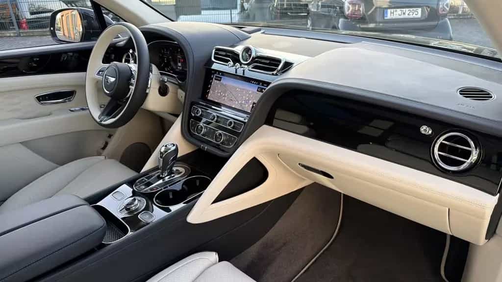 Bentley Bentayga EWB V8 Atelier *Touring*AHZV*RSE* null-photo-24