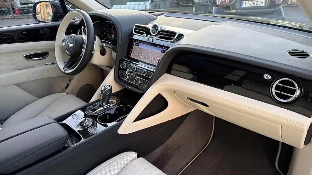 Bentley Bentayga EWB V8 Atelier *Touring*AHZV*RSE* null-photo-25
