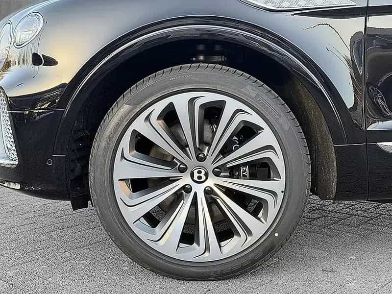 Bentley Bentayga EWB V8 Atelier *Touring*AHZV*RSE* null-photo-4