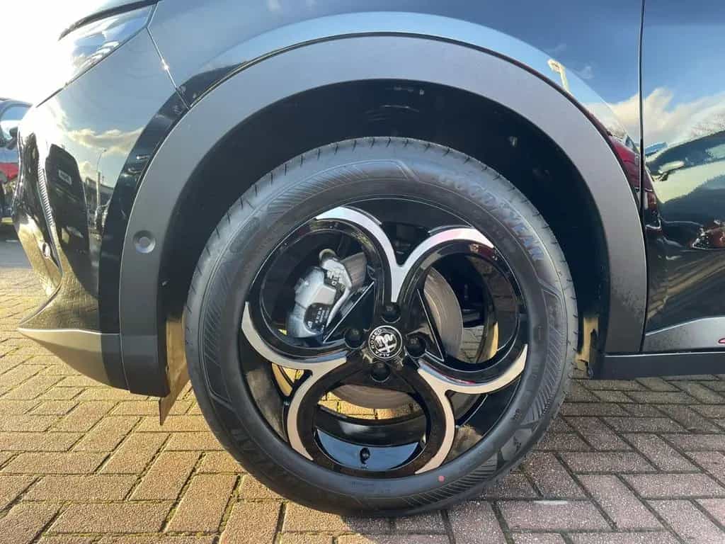 Alfa Romeo Junior Ibrida SPECIALE+SCHIEBEDACH+NAVI+ELSITZE+ 11/2025-photo-10