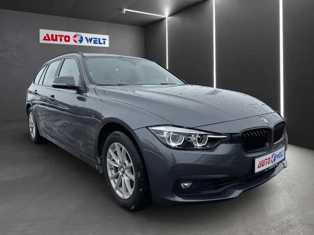 BMW 3 Series 320i Advantage Aut. LED Navi el. Heckklappe USB 06/2018-photo-1