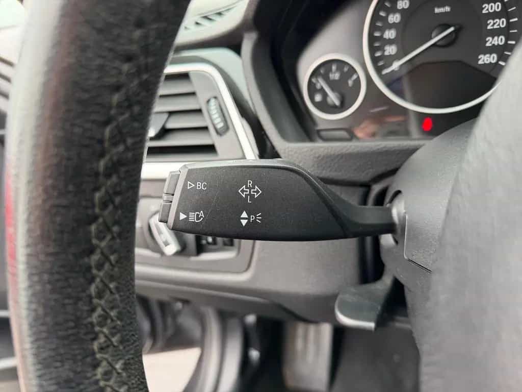 BMW 3 Series 320i Advantage Aut. LED Navi el. Heckklappe USB 06/2018-photo-18