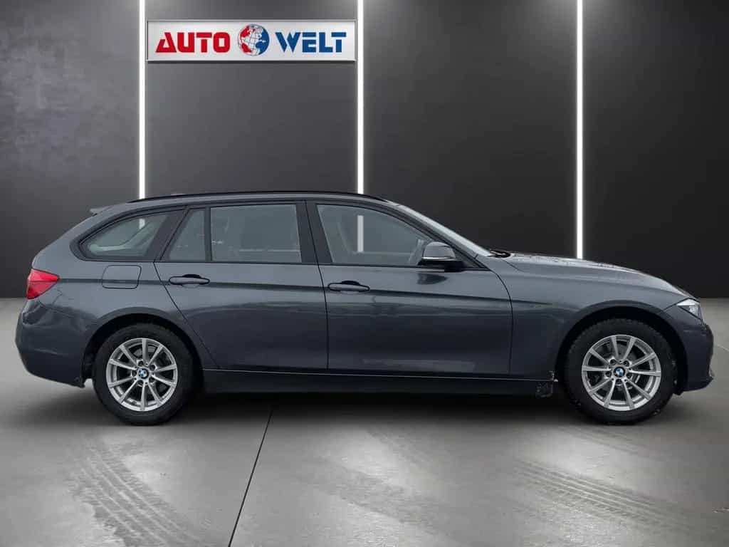 BMW 3 Series 320i Advantage Aut. LED Navi el. Heckklappe USB 06/2018-photo-2