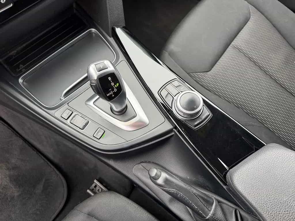 BMW 3 Series 320i Advantage Aut. LED Navi el. Heckklappe USB 06/2018-photo-27