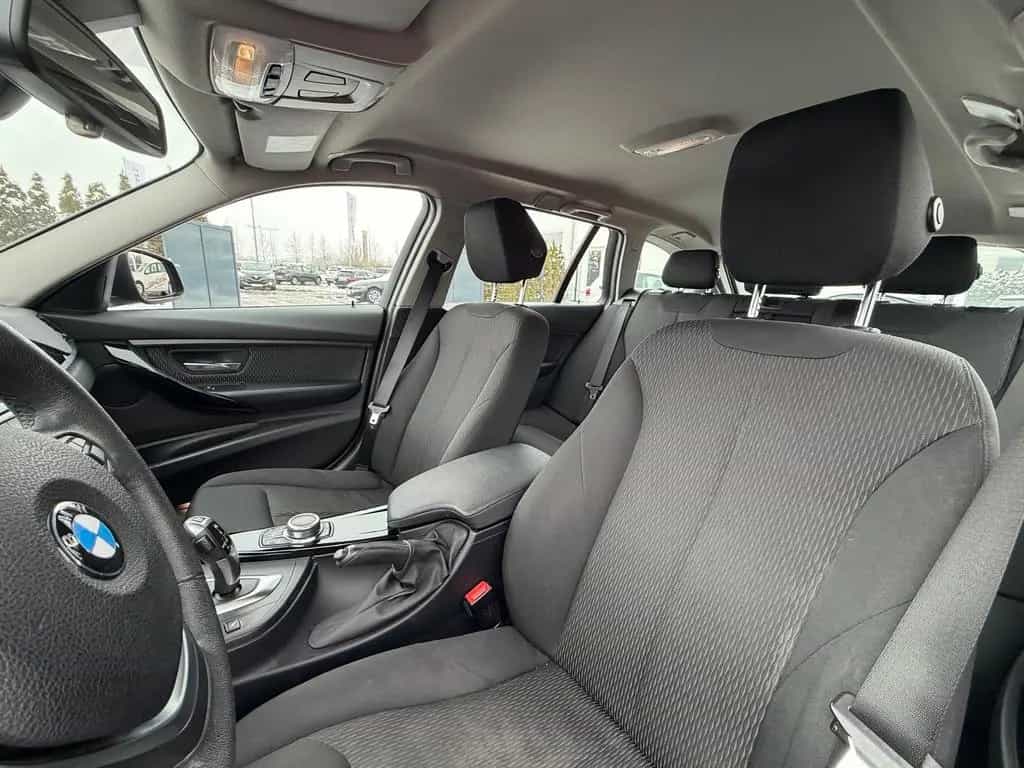 BMW 3 Series 320i Advantage Aut. LED Navi el. Heckklappe USB 06/2018-photo-28