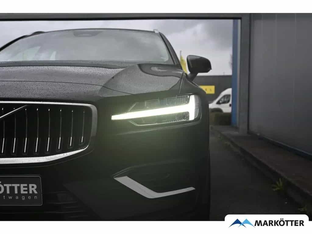 Volvo V60 B4 Plus Bright ACC/AHK/Memory/Schiebedach 12/2022-photo-4