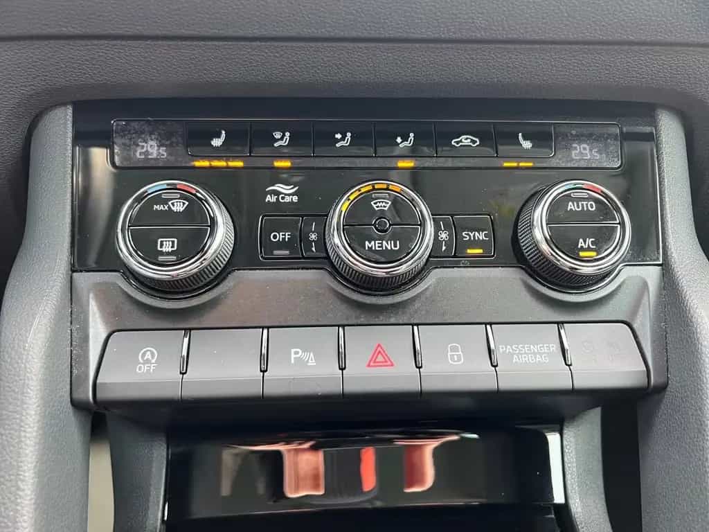 Skoda Karoq 1.5 TSI ACT Clever DSG+AUT+LED+Navi+PDC+LM 01/2022-photo-21