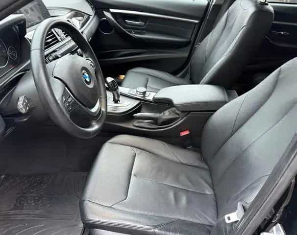 BMW 320 Lim. Luxury Line/Automatik/Leder/Navi/SSD/AHK 06/2018-photo-12