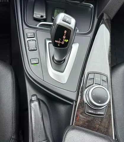 BMW 320 Lim. Luxury Line/Automatik/Leder/Navi/SSD/AHK 06/2018-photo-18