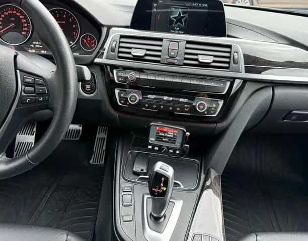 BMW 320 Lim. Luxury Line/Automatik/Leder/Navi/SSD/AHK 06/2018-photo-19