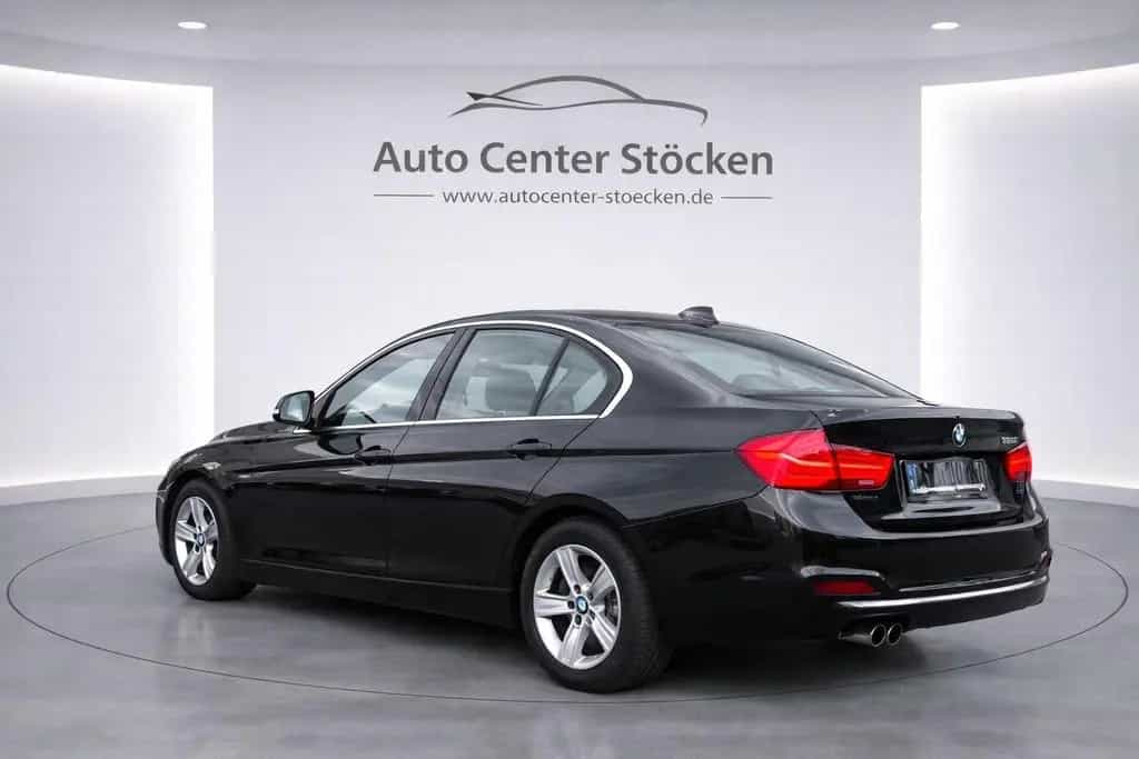 BMW 320 Lim. Luxury Line/Automatik/Leder/Navi/SSD/AHK 06/2018-photo-3