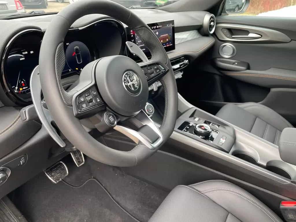Alfa Romeo Tonale Veloce Ibrida 175 PS 20" NP: 56.465€ 02/2026-photo-15