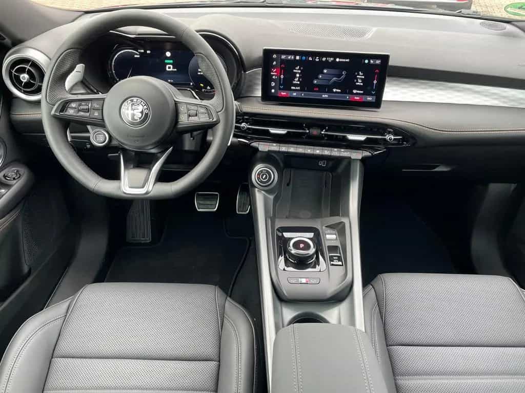 Alfa Romeo Tonale Veloce Ibrida 175 PS 20" NP: 56.465€ 02/2026-photo-17