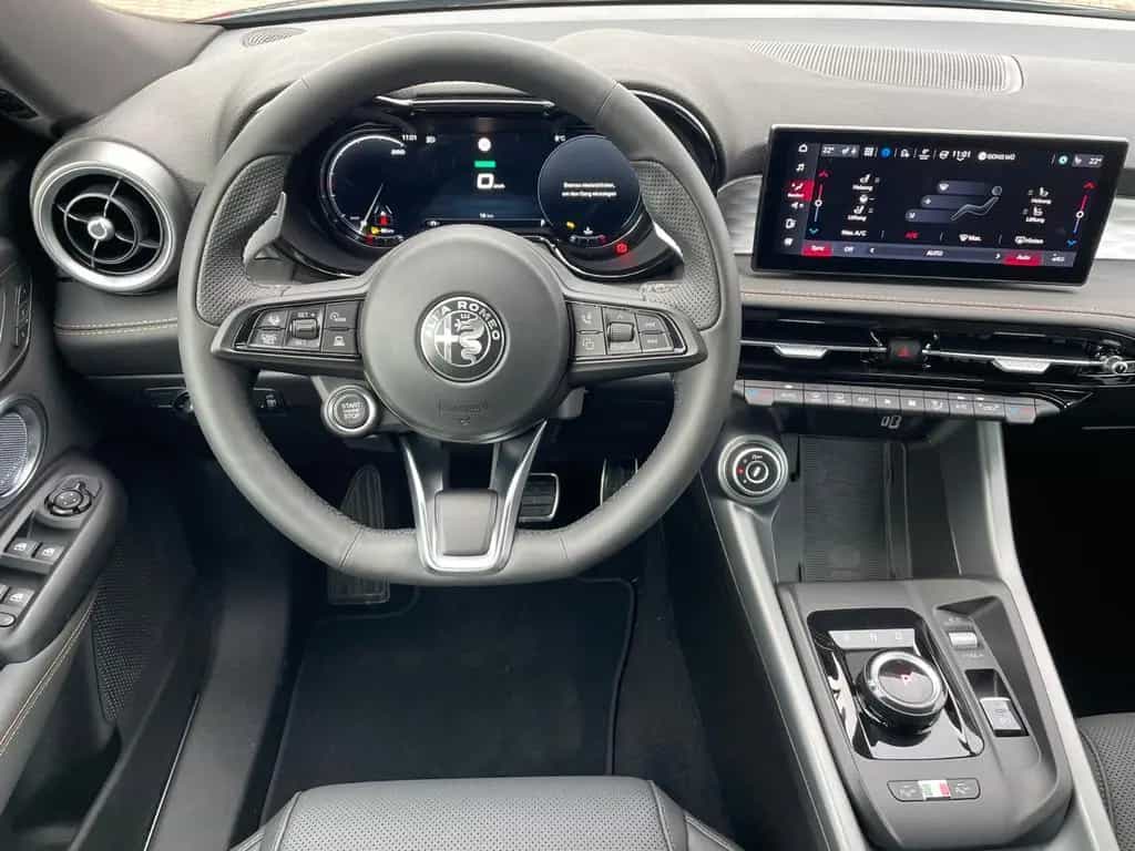 Alfa Romeo Tonale Veloce Ibrida 175 PS 20" NP: 56.465€ 02/2026-photo-18