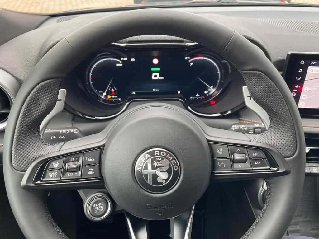Alfa Romeo Tonale Veloce Ibrida 175 PS 20" NP: 56.465€ 02/2026-photo-25