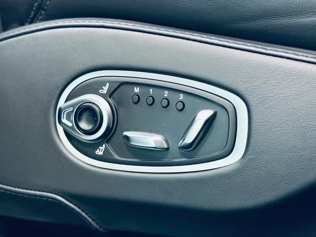 Aston Martin DBX *360*PANO*LUFT*AIR*KEYLESS* 04/2021-photo-16