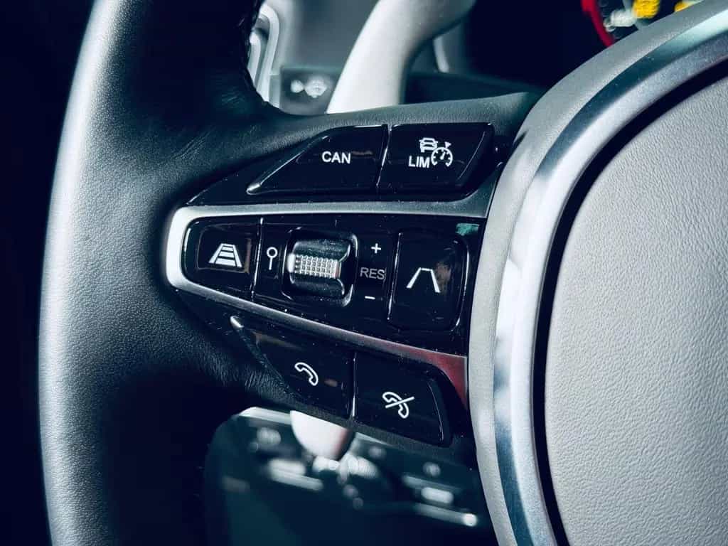 Aston Martin DBX *360*PANO*LUFT*AIR*KEYLESS* 04/2021-photo-21