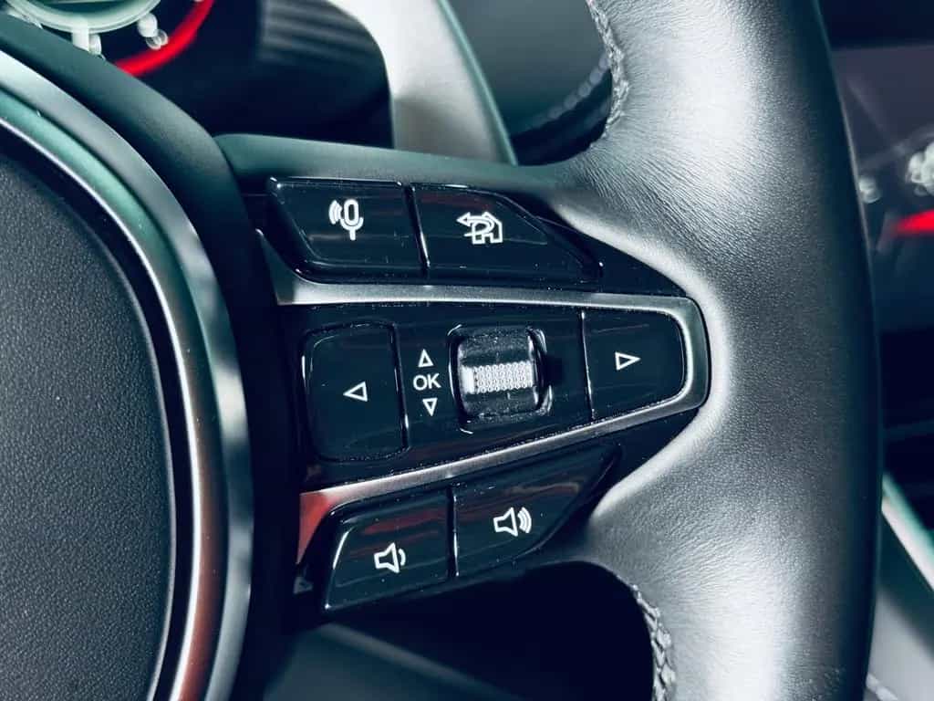 Aston Martin DBX *360*PANO*LUFT*AIR*KEYLESS* 04/2021-photo-22