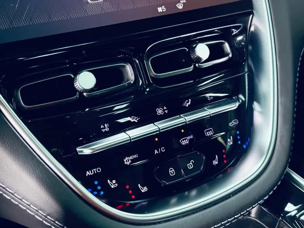 Aston Martin DBX *360*PANO*LUFT*AIR*KEYLESS* 04/2021-photo-25