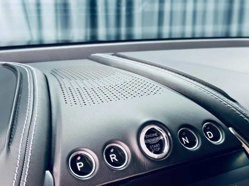 Aston Martin DBX *360*PANO*LUFT*AIR*KEYLESS* 04/2021-photo-35