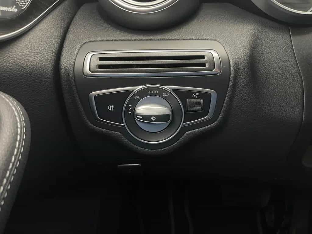 Mercedes-Benz C 300 BURMESTER*PANO*AHK*LED*PDC* 01/2021-photo-17