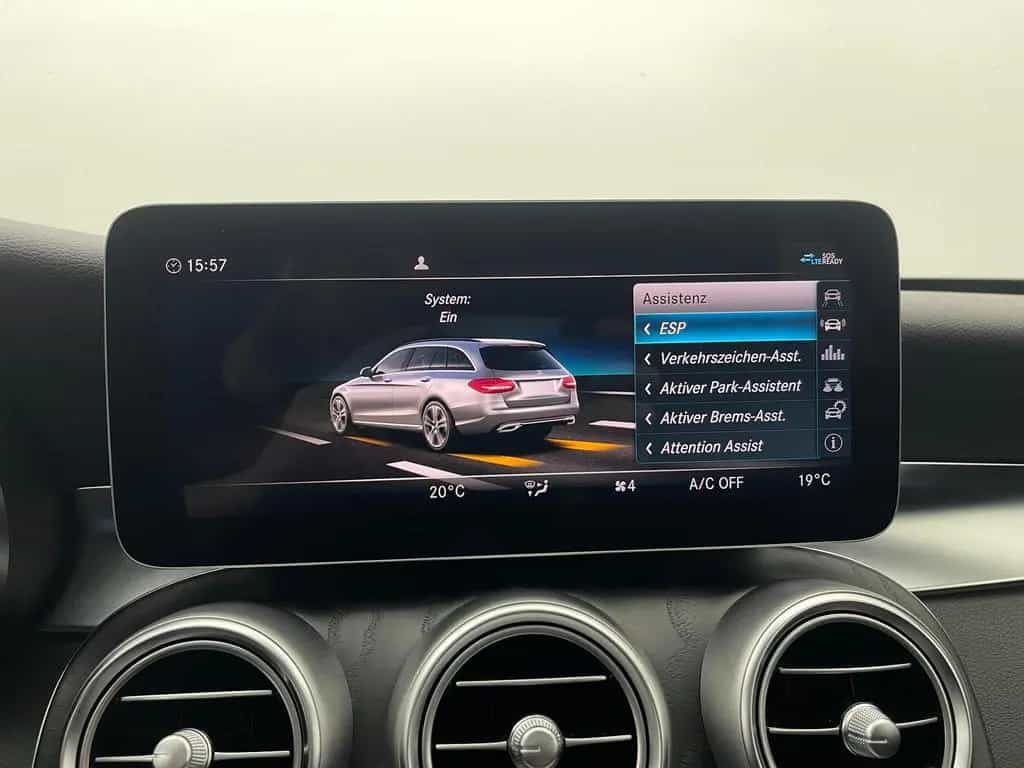 Mercedes-Benz C 300 BURMESTER*PANO*AHK*LED*PDC* 01/2021-photo-30