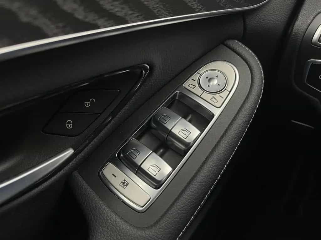 Mercedes-Benz C 300 BURMESTER*PANO*AHK*LED*PDC* 01/2021-photo-37