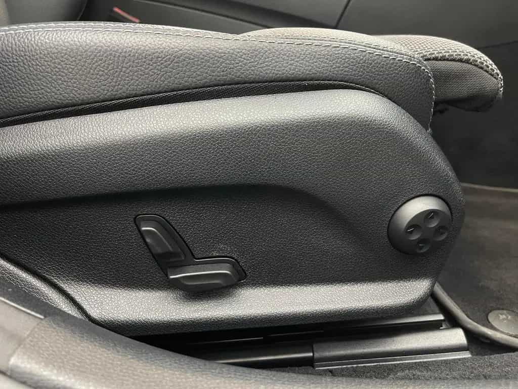 Mercedes-Benz C 300 BURMESTER*PANO*AHK*LED*PDC* 01/2021-photo-45