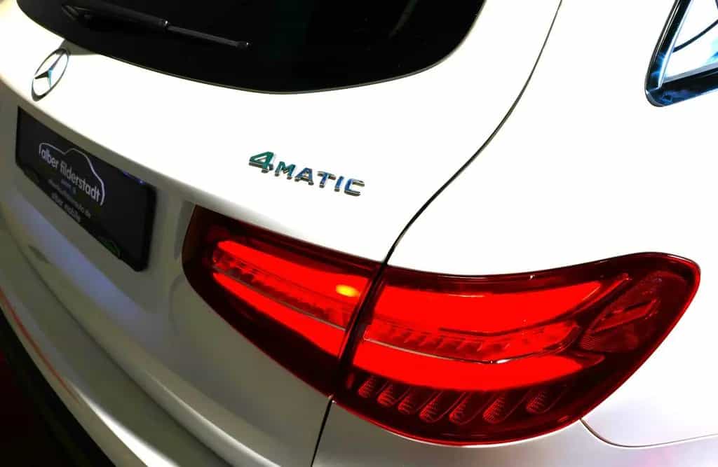 Mercedes-Benz GLC-Class 300 4Matic HeadUp 360° Sitzkühl AHK ACC TOT 10/2018-photo-11