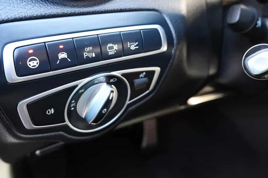 Mercedes-Benz GLC-Class 300 4Matic HeadUp 360° Sitzkühl AHK ACC TOT 10/2018-photo-37