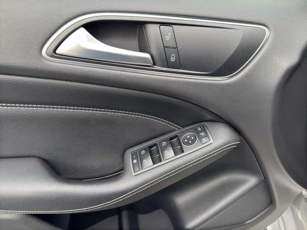 Mercedes-Benz B-Class 200 Aut. LED Navi Kamera Sitzheiz. AHKschwenkb 11/2018-photo-23