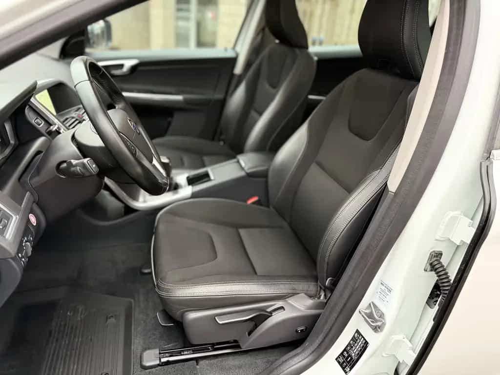 Volvo XC60 Momentum EU6/Panorama/Navi/1.Hand/73.500km 12/2014-photo-12