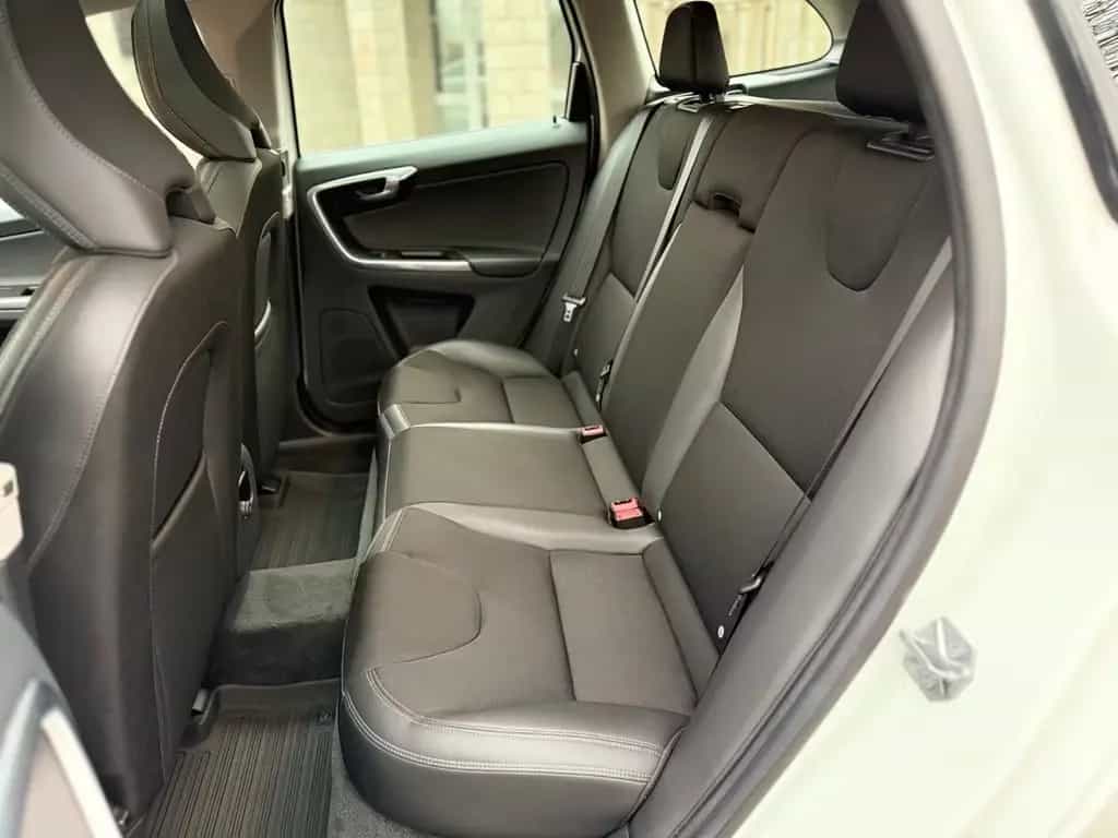 Volvo XC60 Momentum EU6/Panorama/Navi/1.Hand/73.500km 12/2014-photo-13