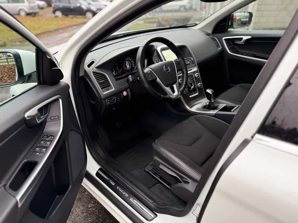 Volvo XC60 Momentum EU6/Panorama/Navi/1.Hand/73.500km 12/2014-photo-14