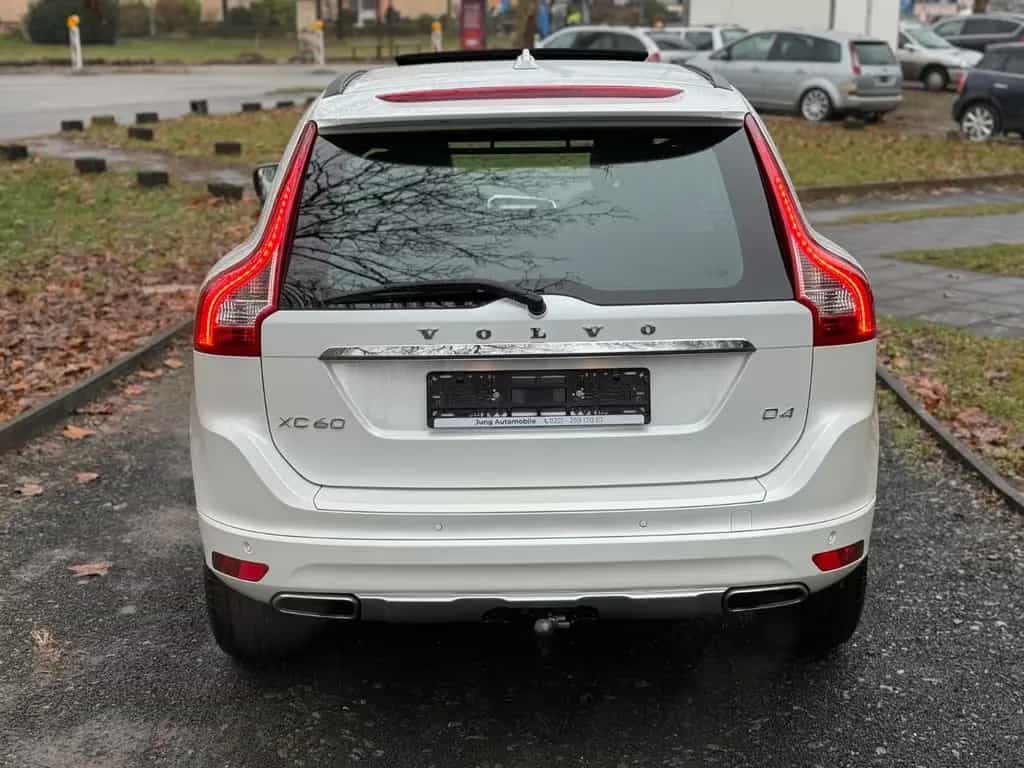 Volvo XC60 Momentum EU6/Panorama/Navi/1.Hand/73.500km 12/2014-photo-7
