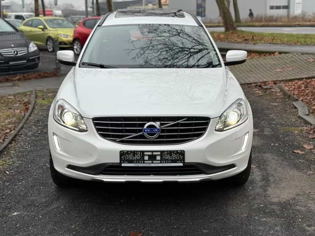 Volvo XC60 Momentum EU6/Panorama/Navi/1.Hand/73.500km 12/2014-photo-8
