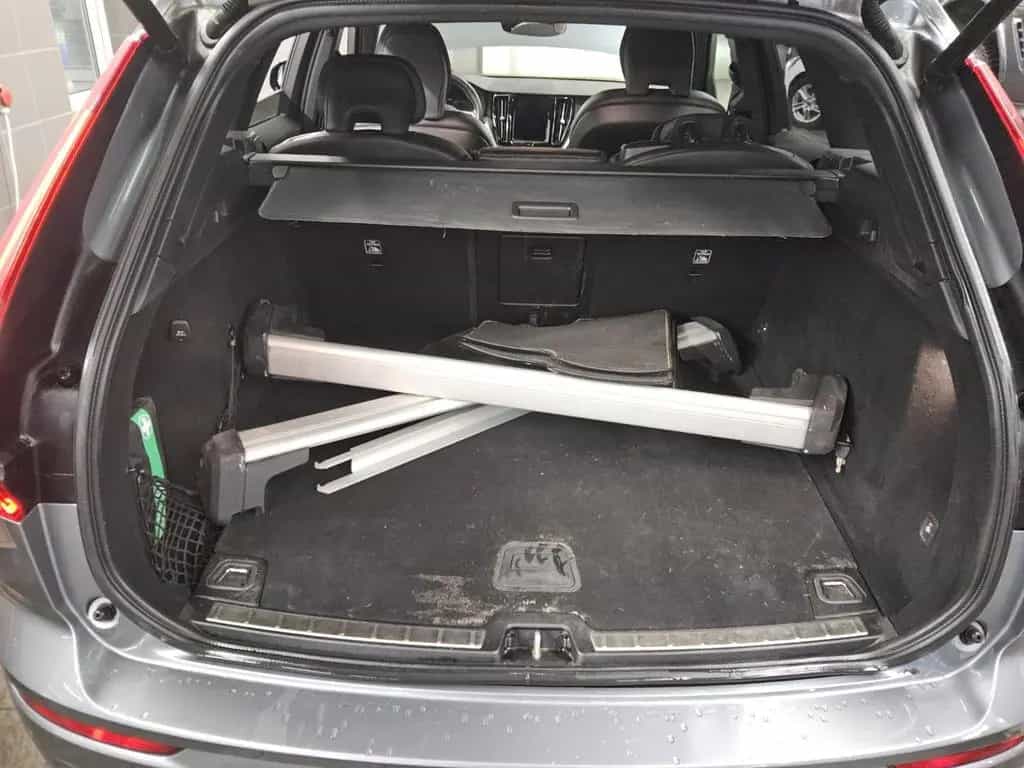 Volvo XC60 B4 D AWD R-Design Navi LED RfK AHK PDC Shz 02/2020-photo-11