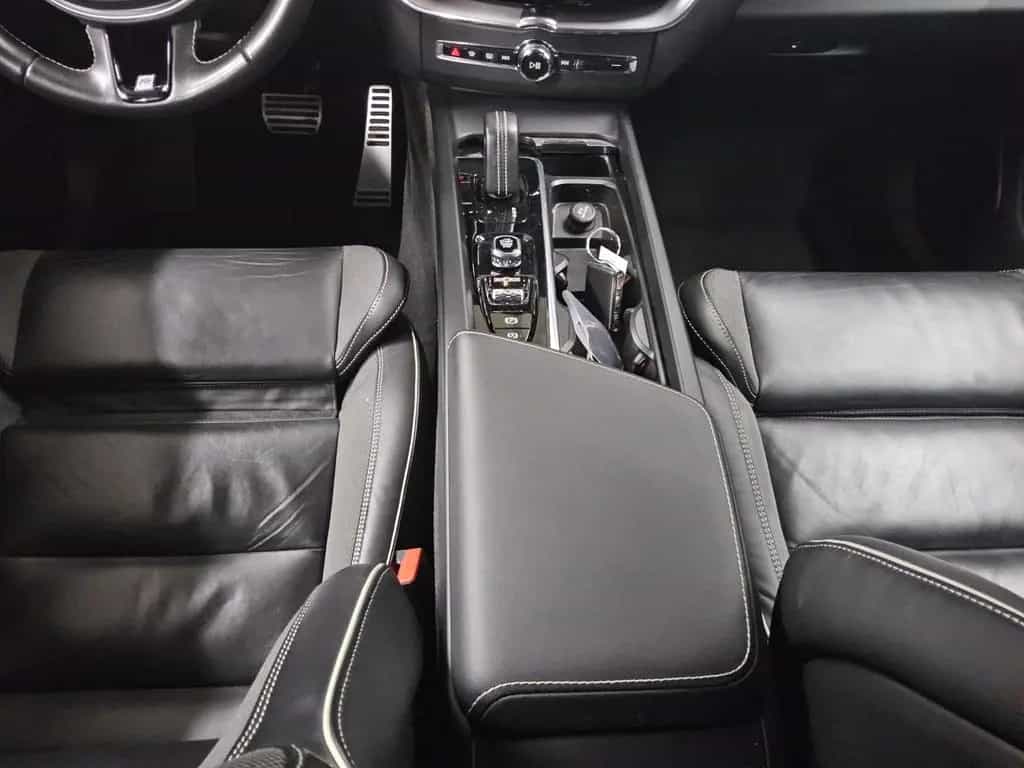 Volvo XC60 B4 D AWD R-Design Navi LED RfK AHK PDC Shz 02/2020-photo-5