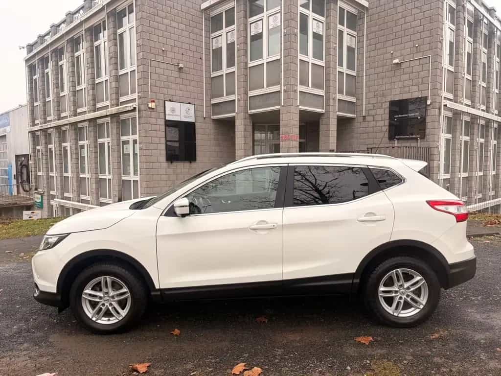 Nissan Qashqai Tekna/EU6/Automatik/Navi/Panorama/Leder 05/2016-photo-1