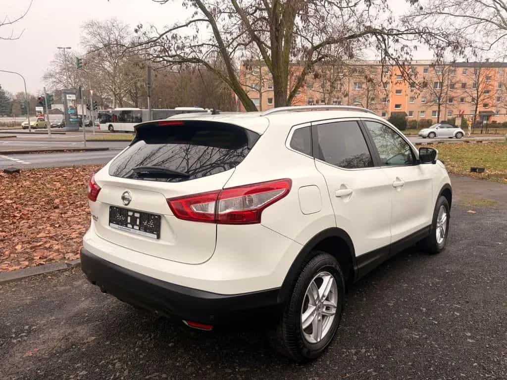 Nissan Qashqai Tekna/EU6/Automatik/Navi/Panorama/Leder 05/2016-photo-4