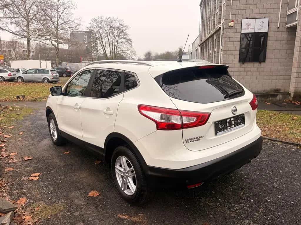 Nissan Qashqai Tekna/EU6/Automatik/Navi/Panorama/Leder 05/2016-photo-6