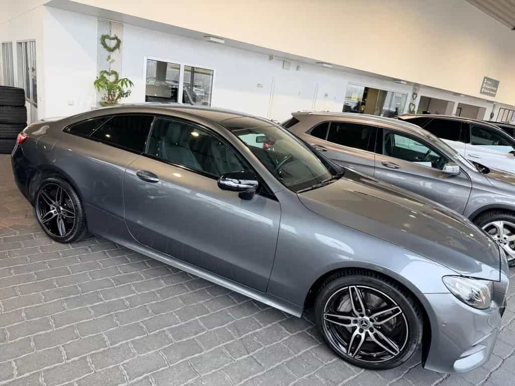 Mercedes-Benz E-Class 200 Coupé 4M AMG-Line Kamera-P.Dach-Totwinkel 10/2018-photo-4