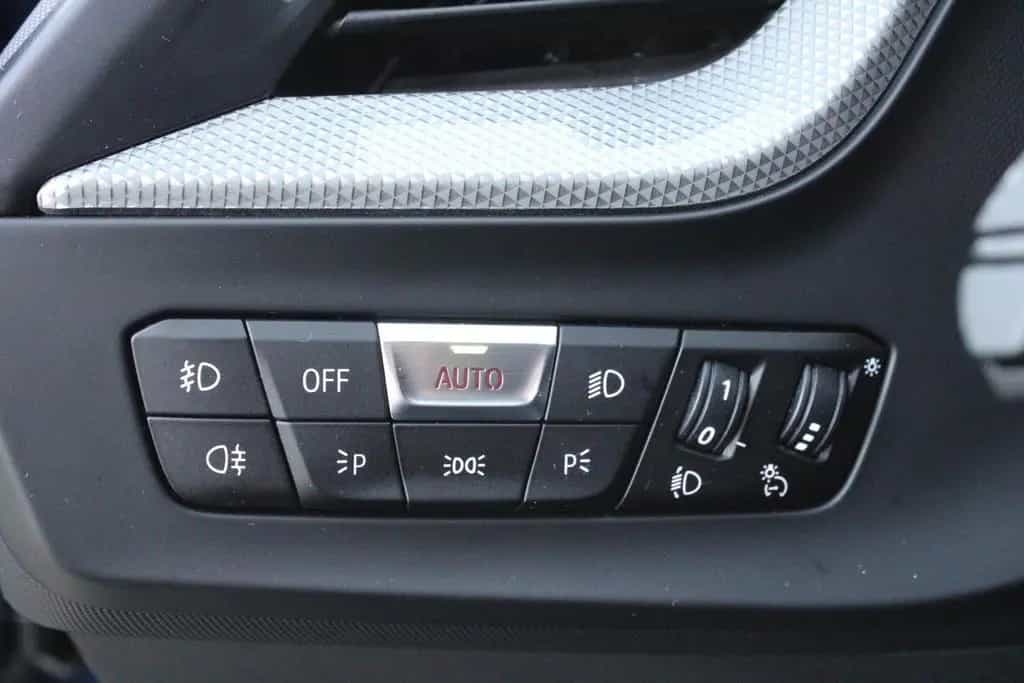 BMW 1 Series 118i *LIVE COCKPIT*LED*NAVI*PANORAMADACH*SHZ* 04/2021-photo-13